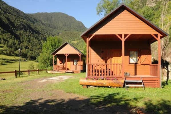 Отель Camping La Torre Эспот Экстерьер фото