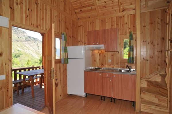 Отель Camping La Torre Эспот Экстерьер фото