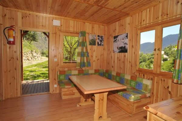 Отель Camping La Torre Эспот Экстерьер фото